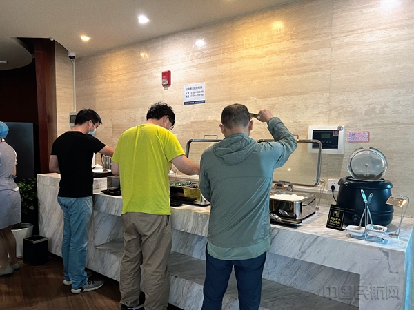 用餐旅客络绎不绝,好评不断4