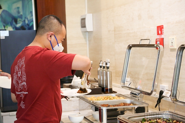 用餐旅客络绎不绝,好评不断15