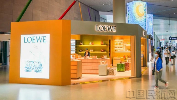 上海两场联手航站楼店家开展促销活动-上海机场供图.jpg 上海两场联手航站楼店家开展促销活动-上海机场供图.jpg