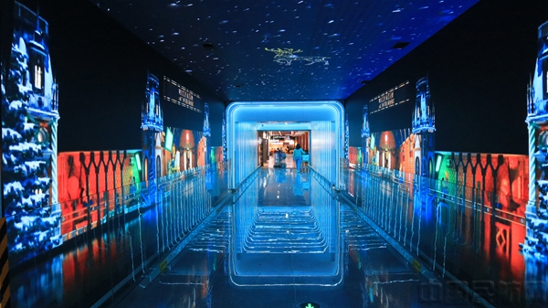 新闻配图:“时光隧道”景观