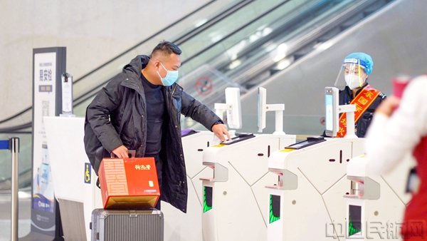 自助预安检 智能便捷