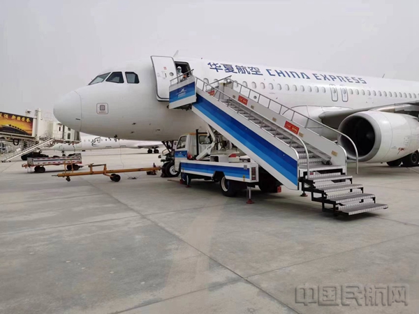 2助力春运-库尔勒梨城机场联合航司新增加密多条航线2