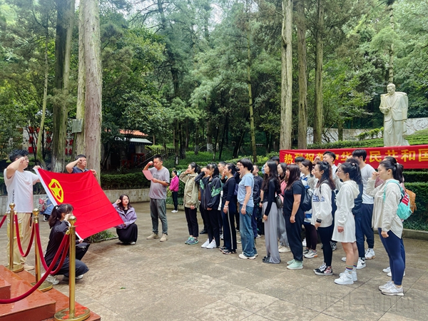 2-昆明机场团员青年开展红色实地研学活动24