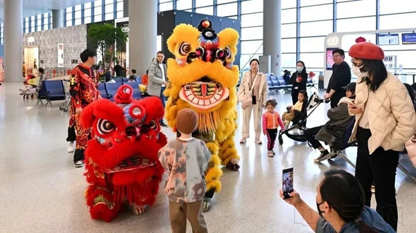 上海两场组织活动,营造新春出行年味-善见摄2