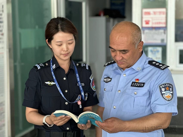 且末玉都机场深化少数民族旅客服务,掀起学习语言热潮 (1)10