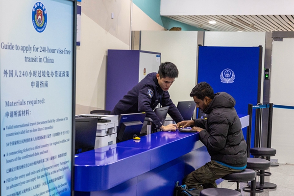 随着保税航油和240小时过境免签等利好落地,福州机场国际客流不断成长-汪洋摄