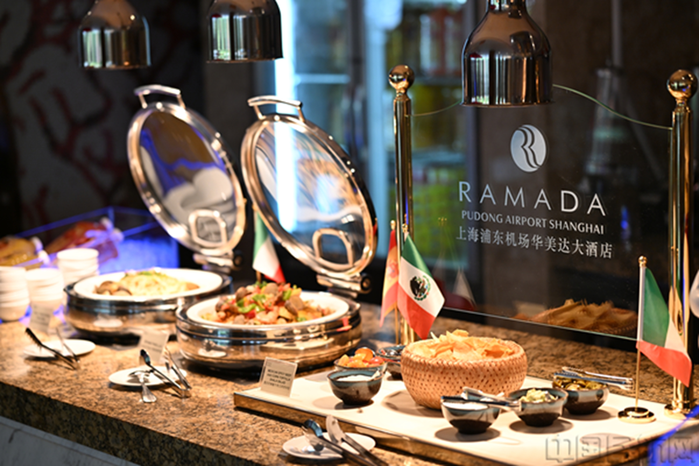 浦东机场华美达酒店为旅客提供优质餐饮服务-善见摄