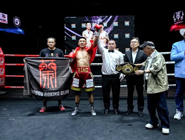 雍潇远赴海外客场作战,强势拿下ABF(亚洲拳击联合会)135磅洲际金腰带1
