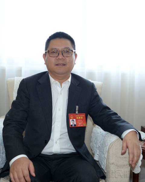 全国人大代表,均瑶集团董事长王均金