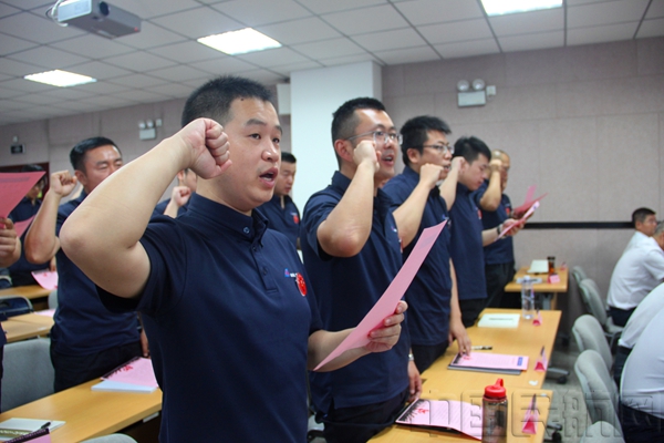 南航新疆先锋工匠训练营鸣锣开营(组图)-中国