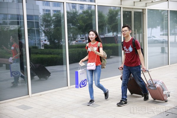 天津航空近两百名2017届新员工顺利入职