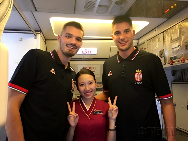 塞尔维亚男篮点赞南航空中服务-中国民航网