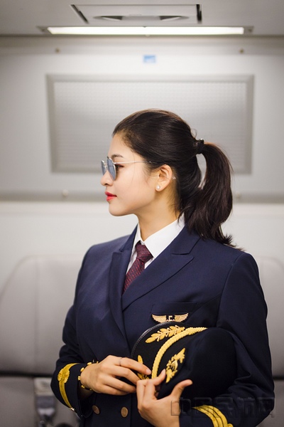 东航"90后"女飞与女机务:绿叶中开出闪耀的花-中国民航网