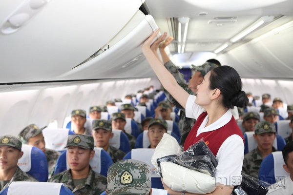 山航圆满完成2017年新兵运输保障任务(图)