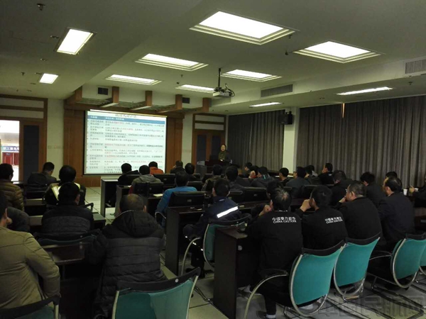 东航江西分公司举办机坪车辆运行安全培训(图