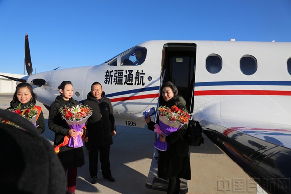 锡林郭勒盟与新疆通用航空有限责任公司合作签