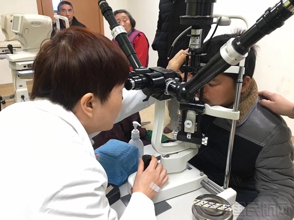 Roj得到了中国眼科医生的免费治疗.jpg