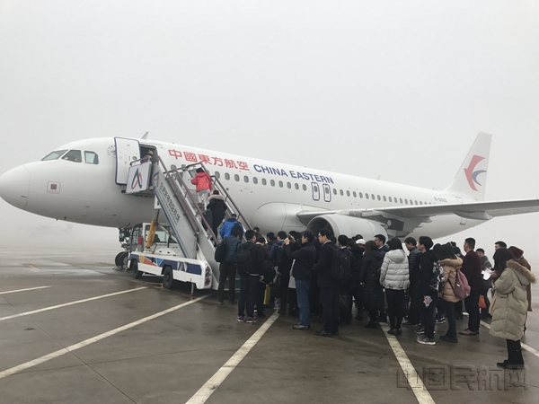 旅客登机1.jpg