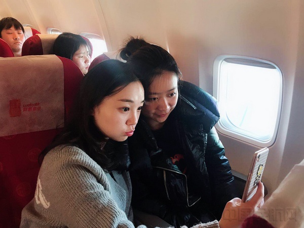 与祥鹏航空共度开启手机的1.5个小时飞行之旅2.jpg 与祥鹏航空共度开启手机的1.5个小时飞行之旅2.jpg