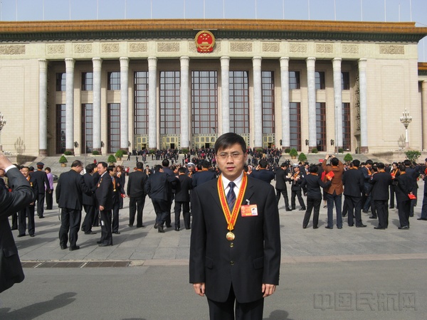 人民大会堂前留念.jpg 人民大会堂前留念.jpg