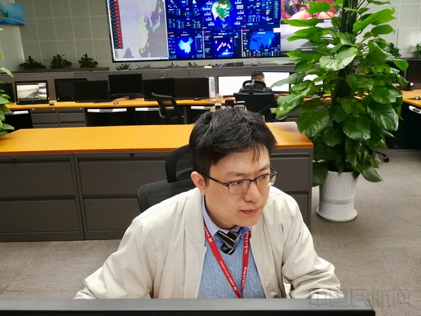 附图3:工作中的尹小伟(戚仕翔 摄).jpg 附图3:工作中的尹小伟(戚仕翔 摄).jpg