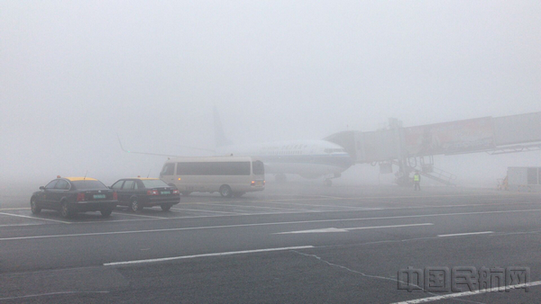 浓雾锁闭机场跑道 山航缘何一飞冲天?(图)