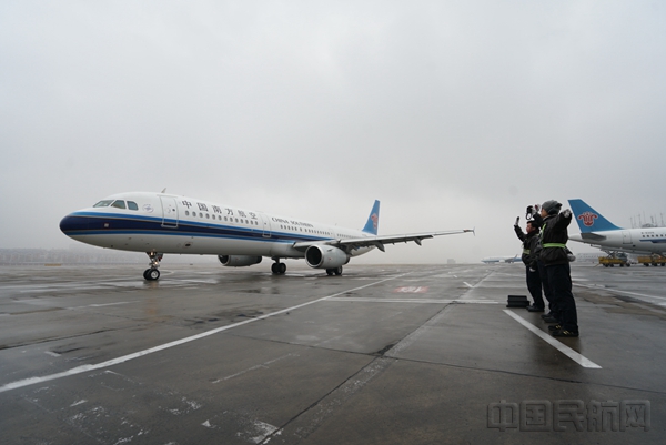 大连浓雾 南航全力保障旅客出行(图)