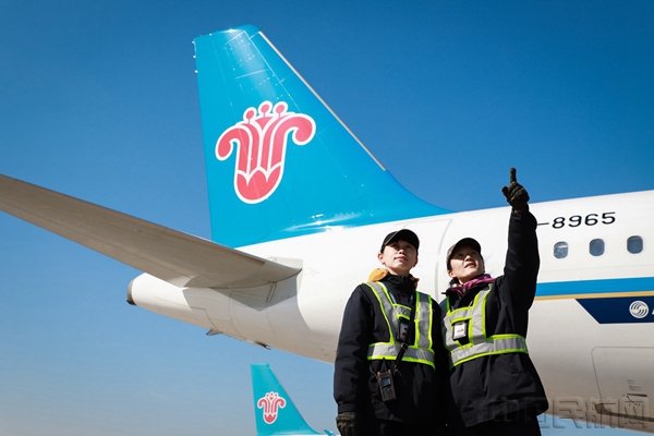 1.11沈阳基地机务姐妹花.JPG