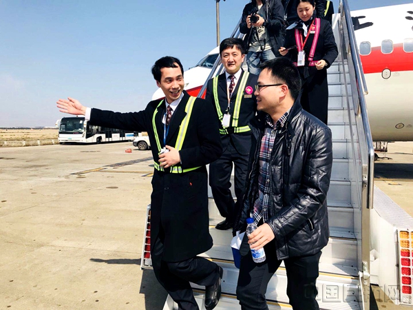 上航保障眼角膜手术航班 为患者运送光明(图)