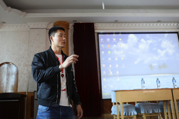 祥鹏航空开展航空安全知识进校园公益助学活