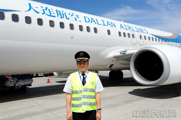 李德雨:好习惯好作风不打折 保证飞行安全1.JPG