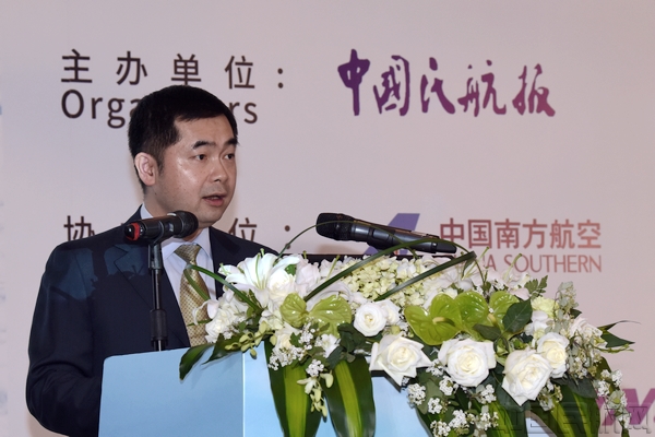黄伟.jpg 黄伟.jpg