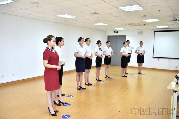 东航空乘招聘:00后来了(图)