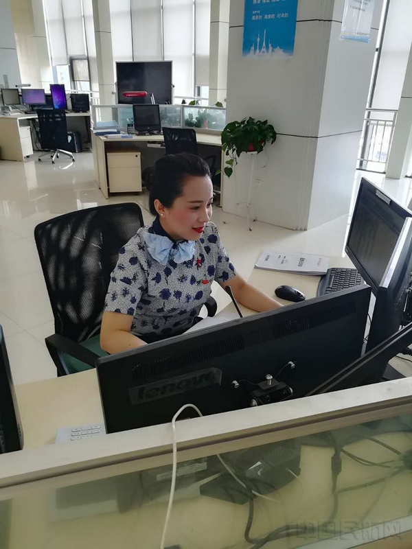 朱雅洁.jpg 朱雅洁.jpg