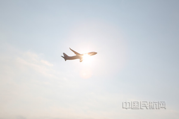 nEO_IMG_东航云南航班返航救助旅客.jpg nEO_IMG_东航云南航班返航救助旅客.jpg