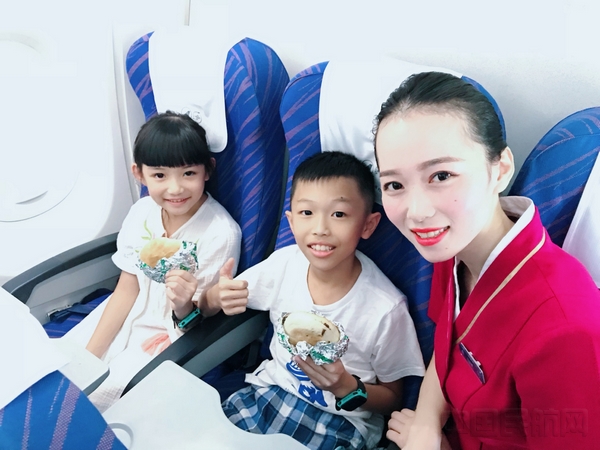 肉夹馍登上南航西安-广州精品航班(图)