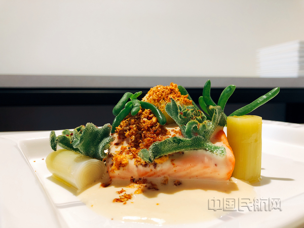 nEO_IMG_附图4:Brent Savage为海南航空商务舱旅客设计的创新菜品.jpg nEO_IMG_附图4:Brent Savage为海南航空商务舱旅客设计的创新菜品.jpg