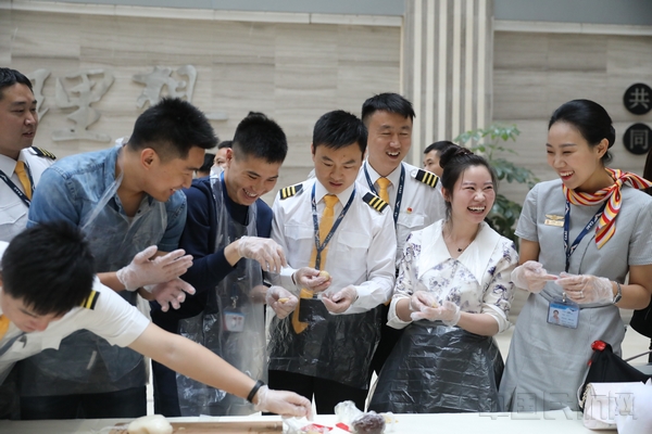 祥鹏航空中秋主题航班3.jpg 祥鹏航空中秋主题航班3.jpg