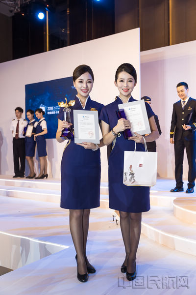 深航乘务员田恬获"2018年民航十佳空乘"称号-中国民航