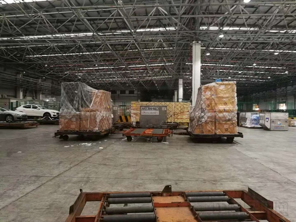 东航物流保障进博会LV展品.jpg 东航物流保障进博会LV展品.jpg