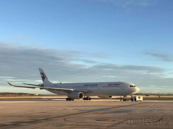 东航MU9005空机飞往塞班 带261名旅客回家