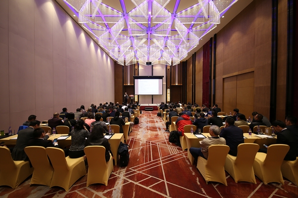 “凡益之道,与时偕行——地方政府投融资平台对话通用航空”会议现场.jpg “凡益之道,与时偕行——地方政府投融资平台对话通用航空”会议现场.jpg