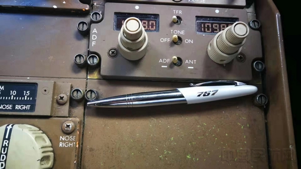 多年保障767的上航员工保存的767纪念品.jpg