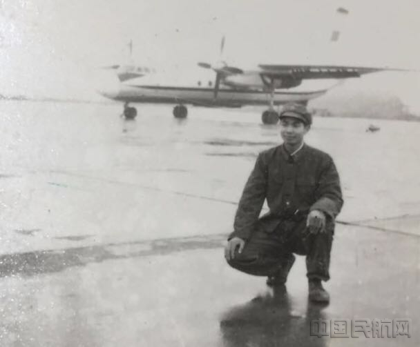 摄于转入民航系统初期1.jpg 摄于转入民航系统初期1.jpg