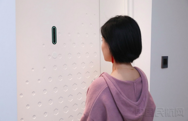 刷脸开门1.jpg 刷脸开门1.jpg