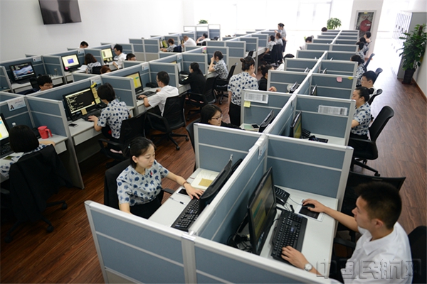 全球行李大厅_副本.jpg