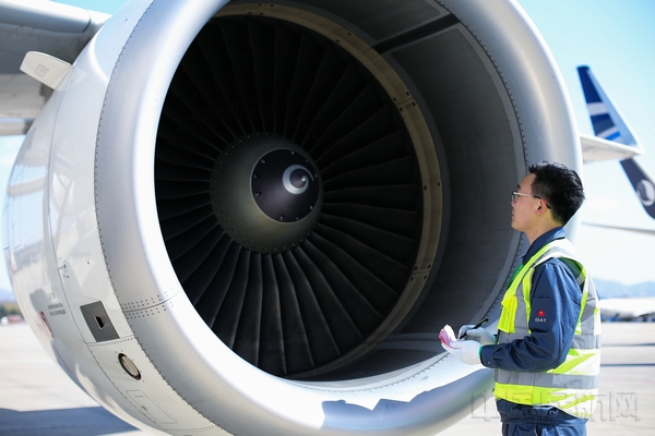 1 A320NEO飞机.jpg 1 A320NEO飞机.jpg