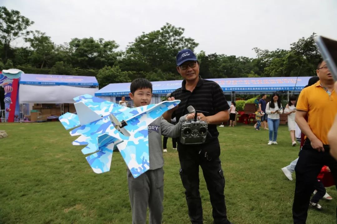 航模飞行表演.jpg 航模飞行表演.jpg