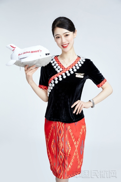 中国最美空姐杨嘉.jpg 中国最美空姐杨嘉.jpg