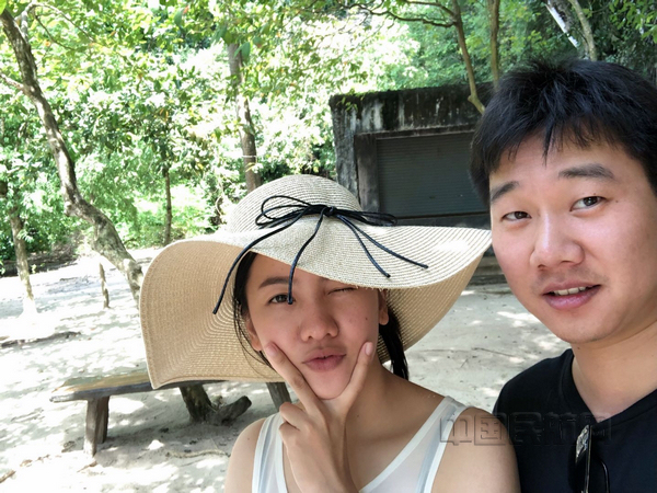 nEO_IMG_春秋航空驻曼谷机务龚稳和他的泰国女友欢欢.jpg nEO_IMG_春秋航空驻曼谷机务龚稳和他的泰国女友欢欢.jpg